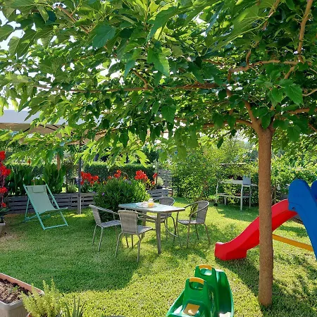 Agrikia Tis Vasilikis *